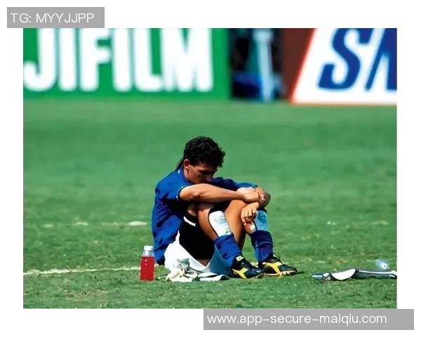 十位足球明星的传奇故事与辉煌成就揭秘